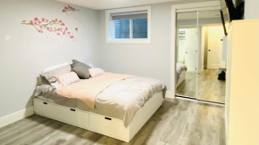 Cozy basement suite-designated parking